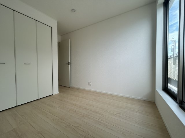 うるま市与那城屋慶名【1号棟】【洋室】