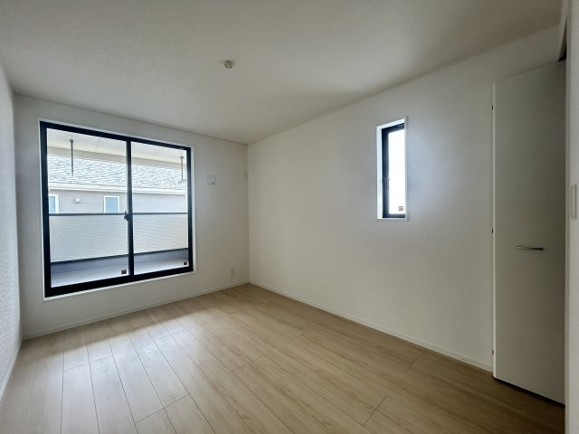 うるま市与那城屋慶名【4号棟】【洋室】