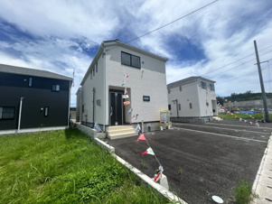 うるま市与那城屋慶名【4号棟】【前面道路含む現地写真】