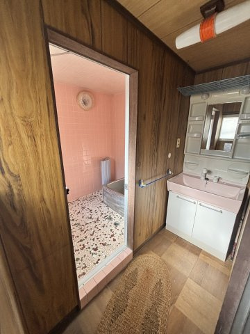 津市海岸町の中古一戸建【独立洗面台】