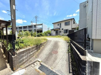住宅街に位置した静かな環境が印象的です。