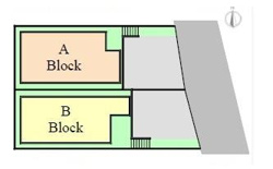 全体区画図から敷地のレイアウトや各ブロックの配置がわかりやすく表示されています。A BlockとB Blockに分かれたシンプルな設計です。道路へのアクセスも確認しやすい区画図です。