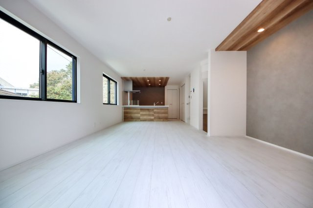 横浜市中区本牧間門の新築一戸建【居間・リビング】