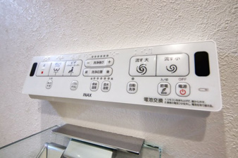 横浜市中区本牧間門の新築一戸建【トイレ】ウォシュレット付きトイレ