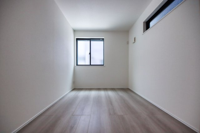 横浜市中区本牧間門の新築一戸建【洋室】