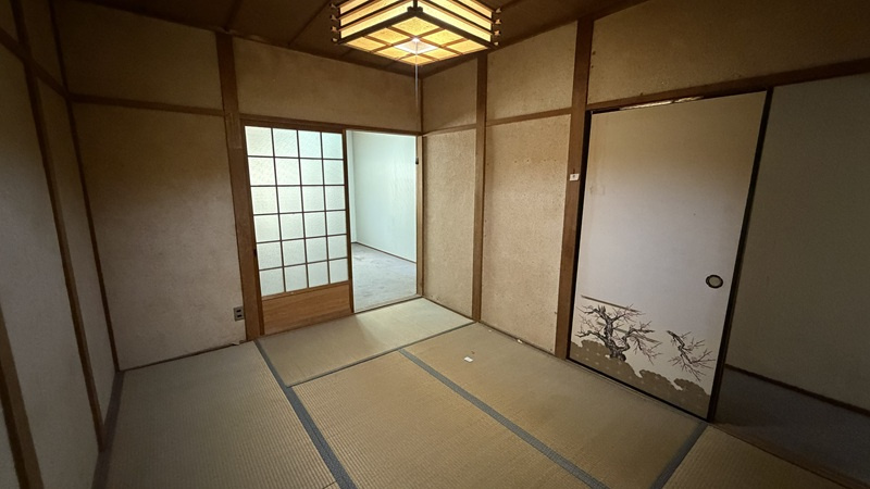 高槻市松が丘１丁目の中古テラスハウス【和室】東側店舗　2階　和室