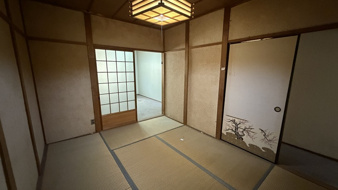 高槻市松が丘１丁目の中古テラスハウス【和室】東側店舗　2階　和室