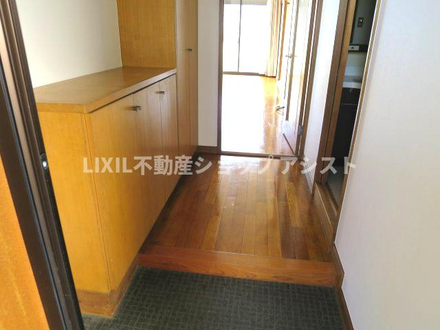 ジュラクビル【玄関】