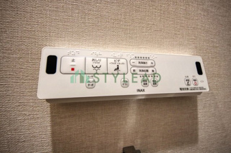 横浜市鶴見区東寺尾東台の中古一戸建【トイレ】ウォシュレット付きトイレ
