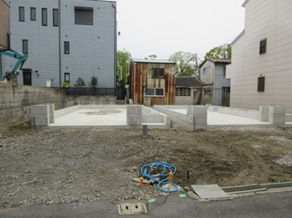 建築中