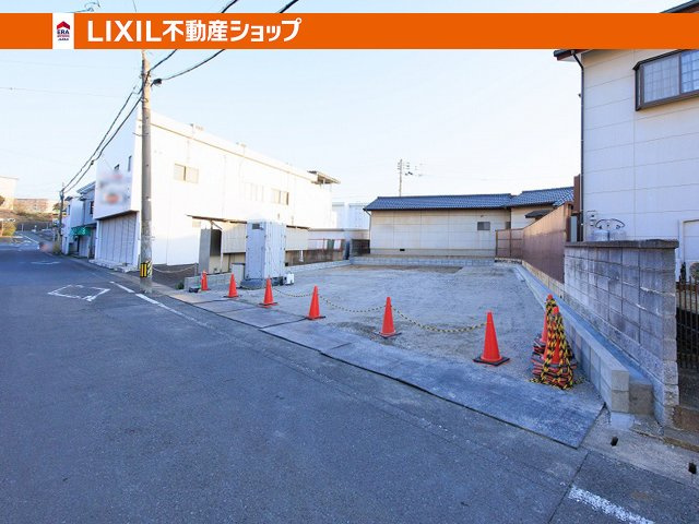SUNCOURT　遠賀郡水巻町樋口【前面道路含む現地写真】一方　北東側　接道12.4ｍ、幅員6.5mの　前面道路　※撮影：1/19