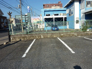 白梅駐車場（表）【駐車場】