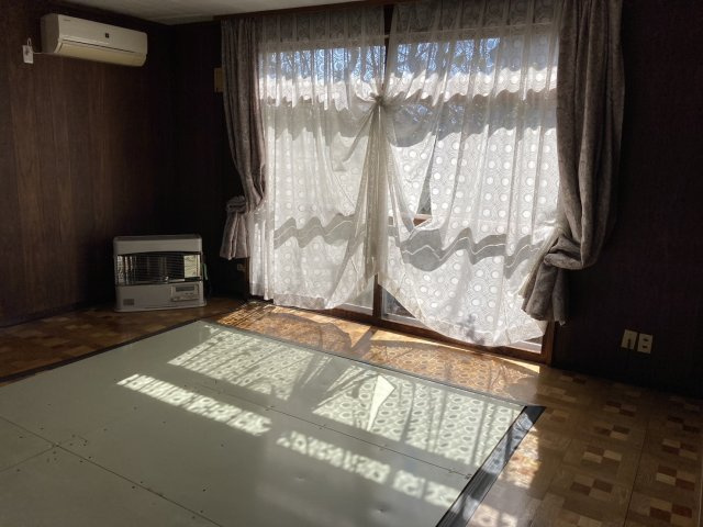 清水町南３条８丁目【居間・リビング】