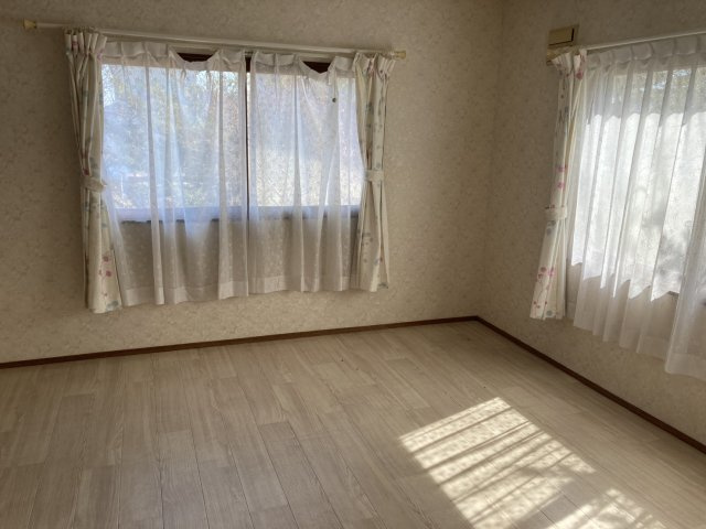 清水町南３条８丁目【洋室】