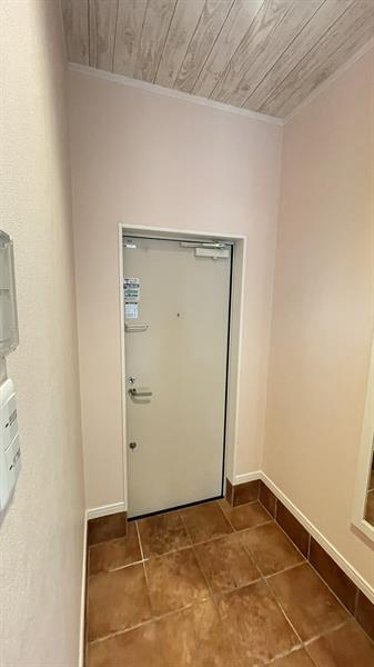レンガ調のかわいい玄関です