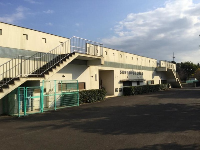 石岡市運動公園陸上競技場 0.1km