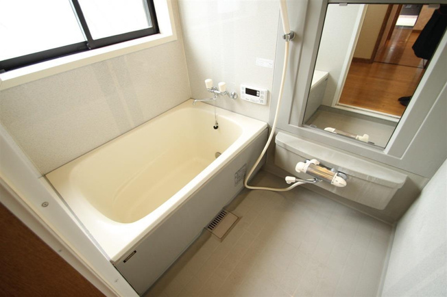 別の部屋の写真となりますので、現況優先となります。