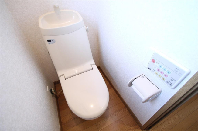 別の部屋の写真となりますので、現況優先となります。