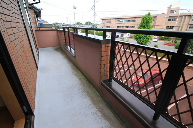 別の部屋の写真となりますので、現況優先となります。