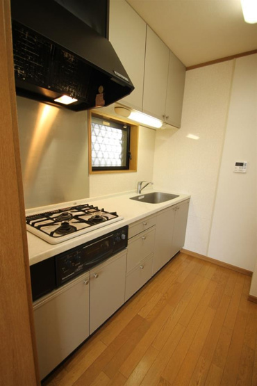 別の部屋の写真となりますので、現況優先となります。