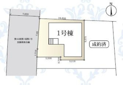 区画図から敷地の形状や建物の配置がひと目でわかります。出入口や道路との接道状況も確認できます。建物と周囲のスペースが把握しやすく検討の参考になります。敷地全体のバランスが視覚的に理解できます。