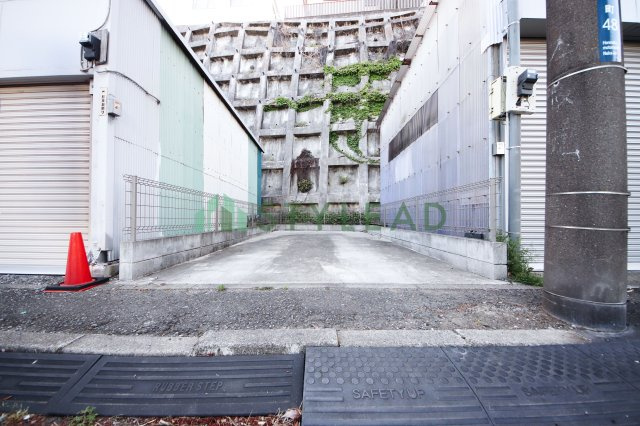 横浜市中区本牧元町の中古一戸建【駐車場】