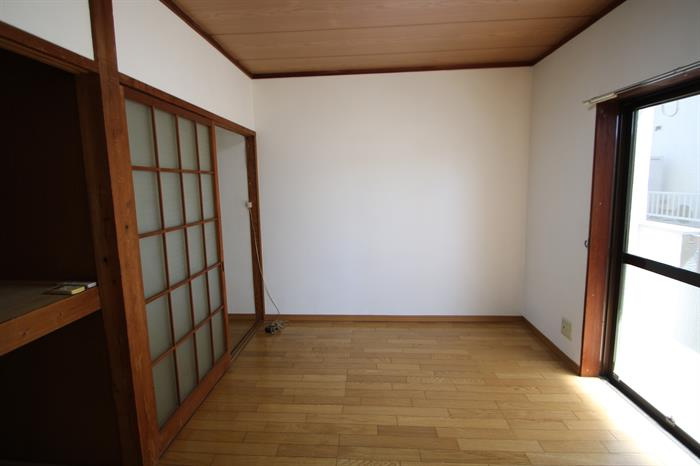 南側バルコニーに面したお部屋です