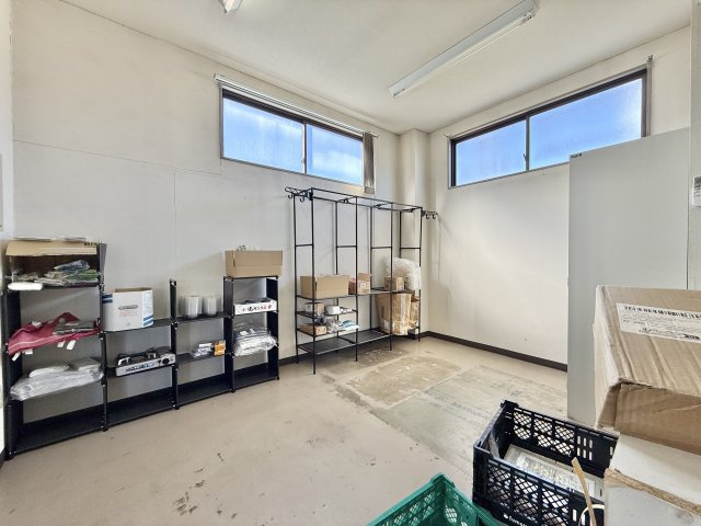 山梨市東　売倉庫【内装】