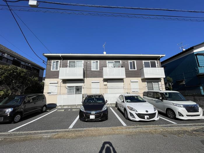 お部屋の窓から見える駐車場