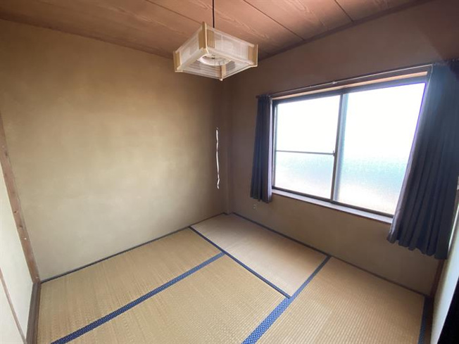 落ち着きのある和室4.5帖付き♪客間や寝室として活用できます