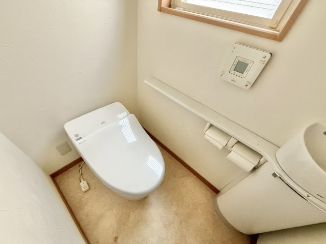 甲府市宝2丁目　事務所付住宅【トイレ】2階トイレ