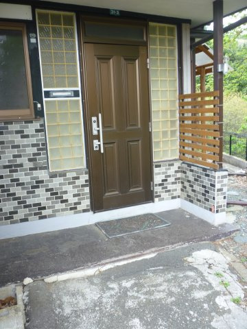 東新庄一丁目中古住宅【玄関】