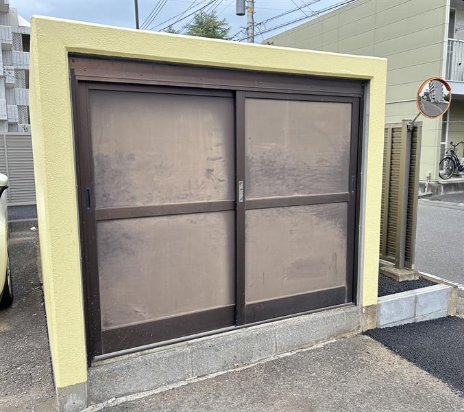 敷地内にゴミ集積場があります。