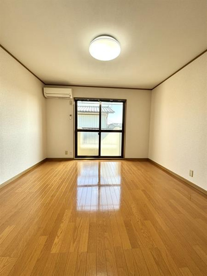 2階角部屋/フローリング仕様です