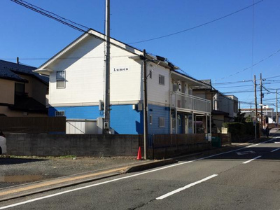 落ち着いた雰囲気の外観です