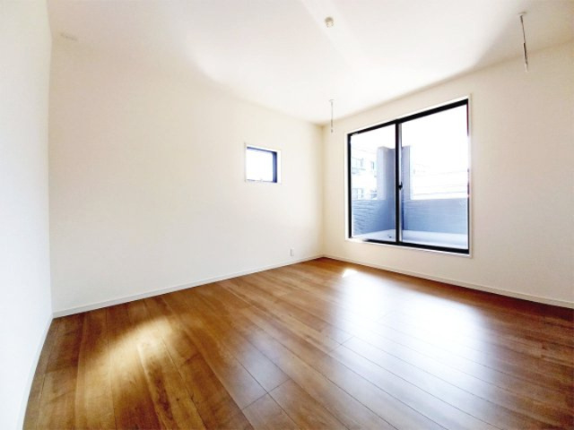 LIVELE GARDENS 遠賀郡岡垣町海老津駅南2丁目【内観：施工例】2階5.3帖の洋室。STORAGE完備！　どんなインテリアにもあうデザインです