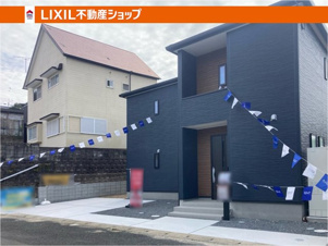 LIVELE GARDENS 遠賀郡岡垣町海老津駅南2丁目【前面道路含む現地写真】交通量が少ないので車の出し入れは楽々です！駐車3台OK