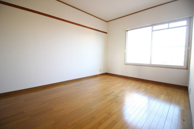 明るく風遠しの良いお部屋です♪