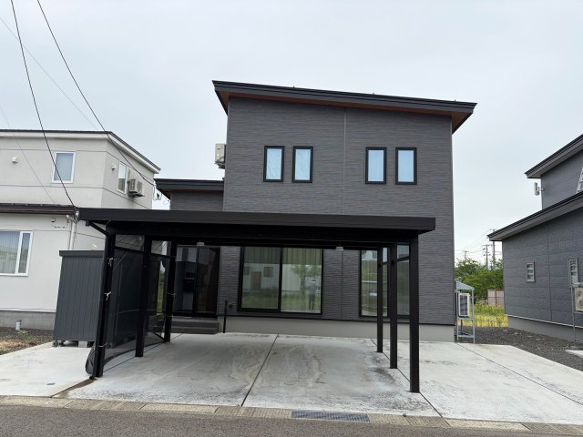 横手市赤坂字上後野中古戸建住宅【外観】おしゃれな外観です