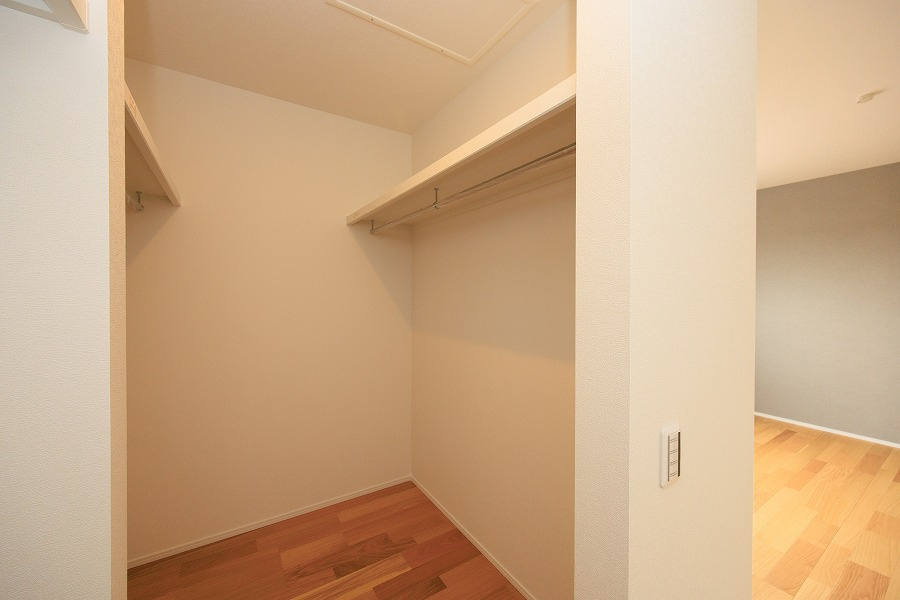 SUNCOURT　小倉南区横代北町2丁目【内観：施工例】7.5帖寝室のWICは大容量にアイテムが収納できます！