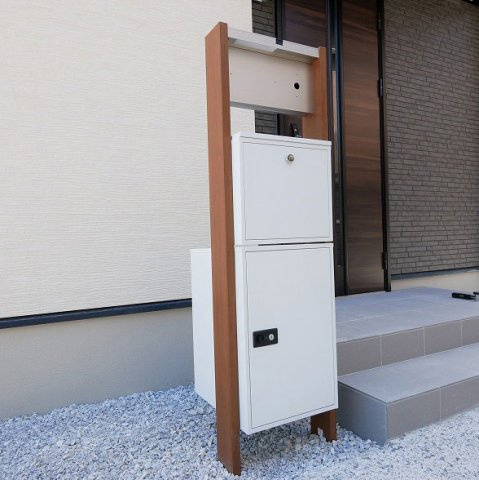 SUNCOURT　小倉南区横代北町2丁目【設備】【宅配ボックス】メール便最大サイズ対応のポストと大容量74Lクラスの宅配ボックスを標準装備
