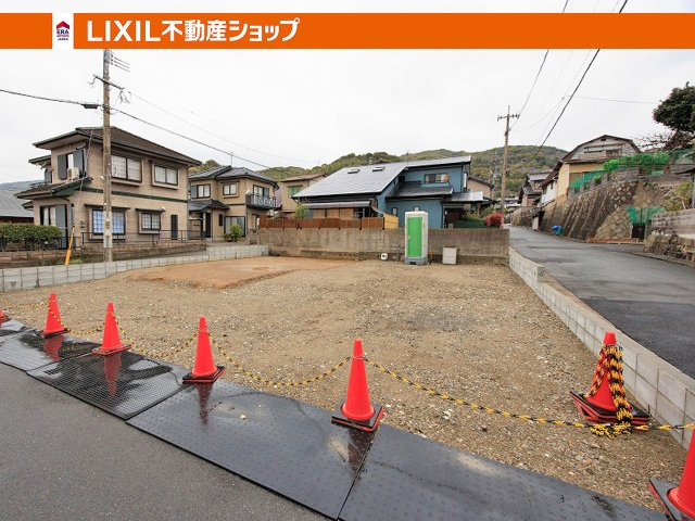 SUNCOURT　若松区宮丸1丁目【前面道路含む現地写真】三方東側公道接道14.2ｍ幅員5.4ｍ南側私道接道13.6ｍ幅員4ｍ西側公道接道14.2ｍ幅員4ｍ