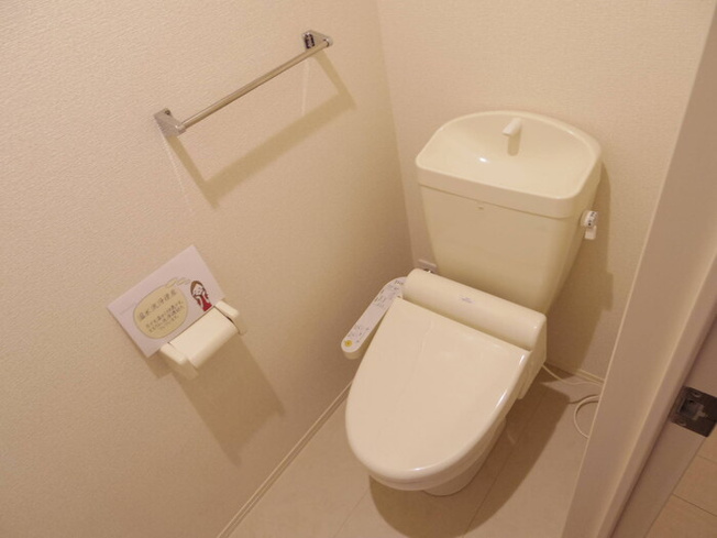 もちろん温水洗浄暖房便座です