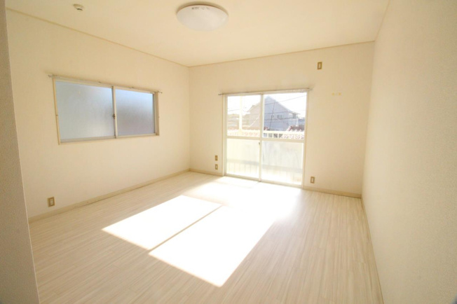 角部屋なので日当たり良好！！