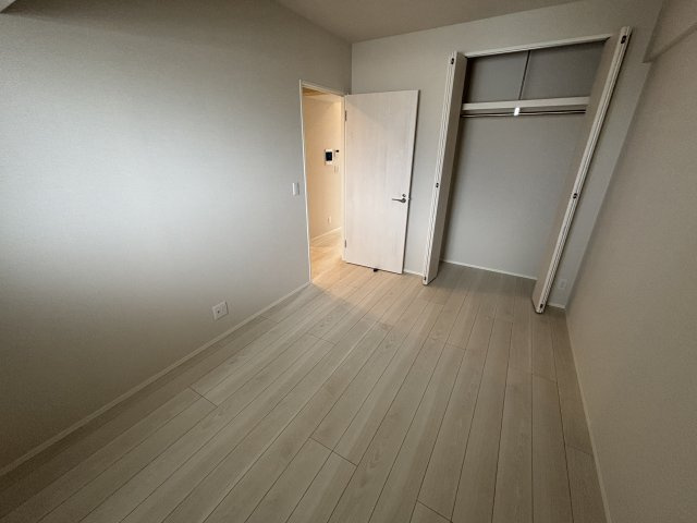 ベアーズコート北谷上勢頭ヒルズ・1302号室【洋室】