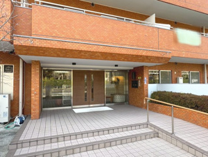 ハイラーク西京極【エントランス】