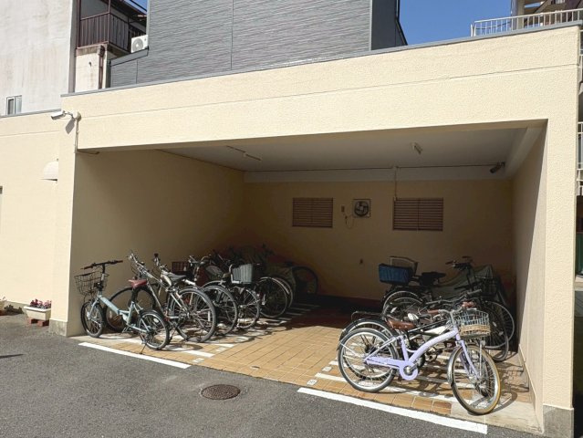 ハイラーク西京極