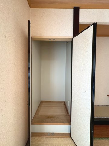 山科区西野山中臣町【収納】