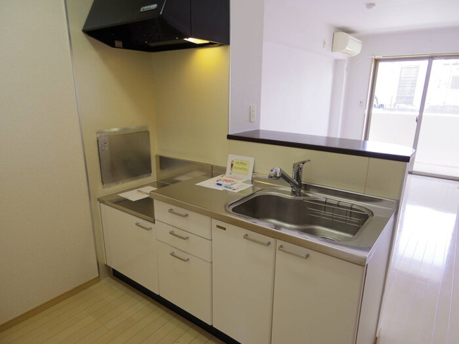 カウンターキッチン（浄水器一体型水栓）