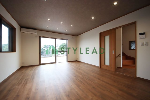 横浜市戸塚区下倉田町の中古一戸建【居間・リビング】